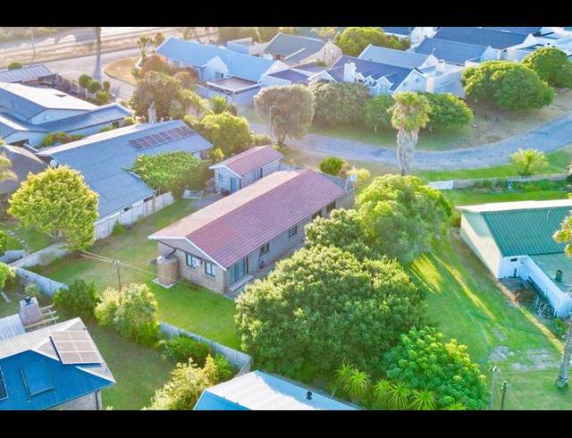 4 BEDROOM HOUSE FOR SALE IN STILBAAI-WES